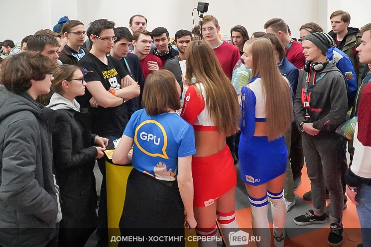 VR-игры, regru_girls и&nbsp;крутые подарки ждали гостей стенда Рег.ру!