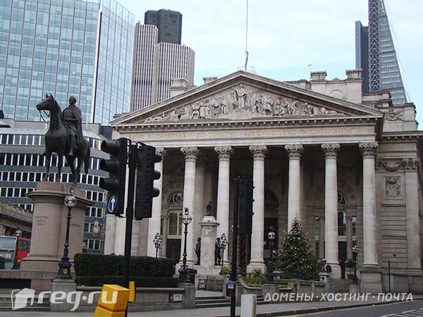 Здание Банка Англии находится в самом сердце деловой части Лондона, лондонского Сити